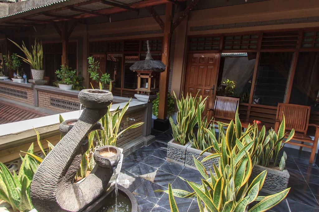 Rabasta Kuta Beach Inn Exterior photo