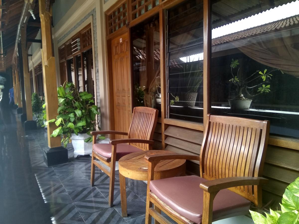 Rabasta Kuta Beach Inn Exterior photo